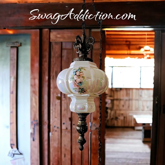 Hollywood Regency Opalescent White Carnival Glass Swag Lamp Hanging Pendant Lamp - Picture 1 of 8